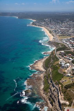 Havadan görünümü Bar Beach ve Watanobbi Beach Newcastle yeni güney Wales Avustralya'da. Newcastle olan Avustralya'nın ikinci en eski şehir ve pek çok güzel plajları vardır.
