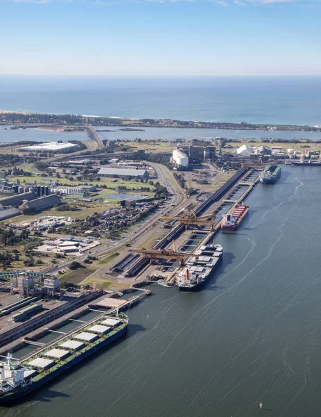Quattro Navi Vengono Caricate Carbone Esportazione Kooragang Island Newcastle Australia — Foto Stock