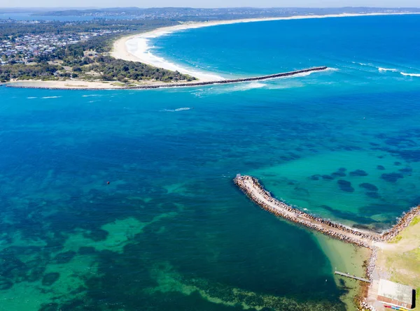 オーストラリアの最も大きい塩水湖であるマッコーリー湖の河口にスウォンジー チャネルの空撮 スウォンジー Nsw オーストラリア — ストック写真