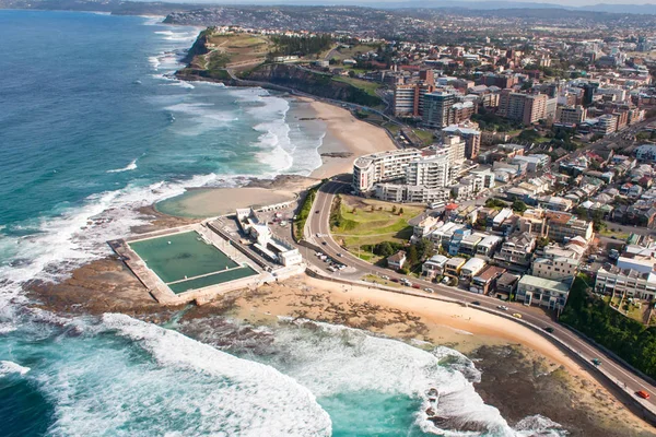 Eine Luftaufnahme Von Newcastle Strand Und Meer Bäder Befindet Sich — Stockfoto