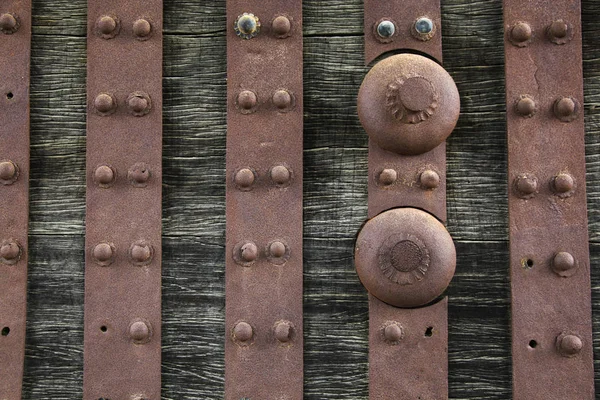 Wooden and metal door detail — Stock Photo, Image