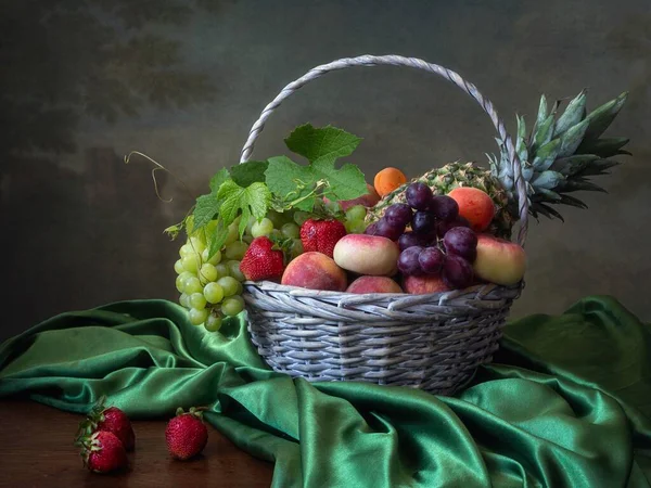 Nature Morte Avec Panier Fruits — Photo