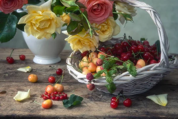 Ainda Vida Com Frutas Bagas — Fotografia de Stock