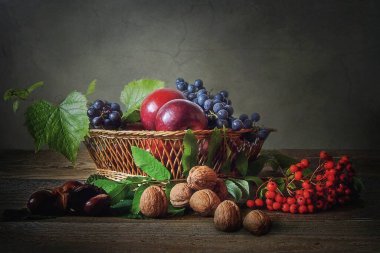 Sonbahar, meyve ve cevizlerle dolu bir hayattır.