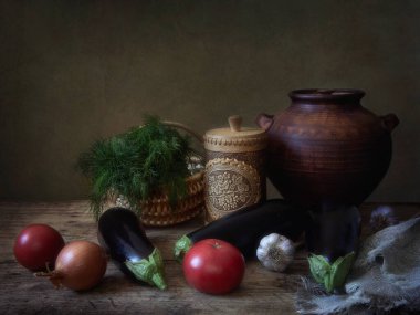 Patlıcanlar ve domateslerle dolu bir hayat