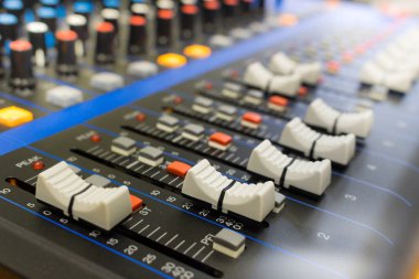 ses karıştırıcı kontrol paneli.