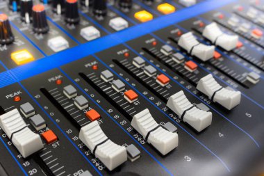 ses karıştırıcı kontrol paneli.