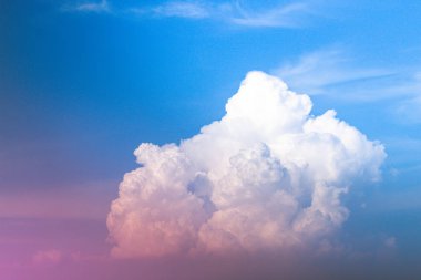 Bulutlu güzel gökyüzü