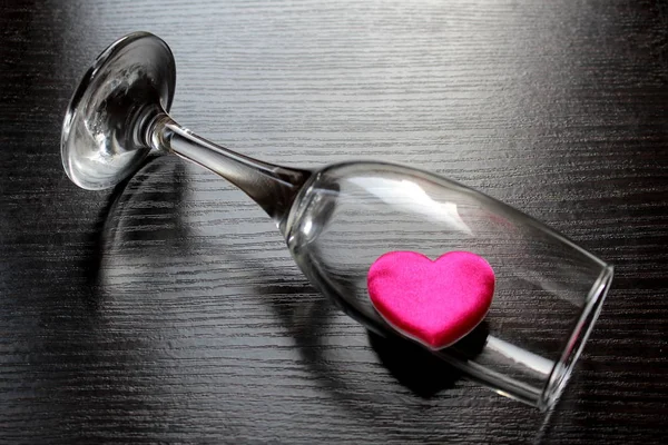 Heart Tilted Glass — Stock Photo, Image