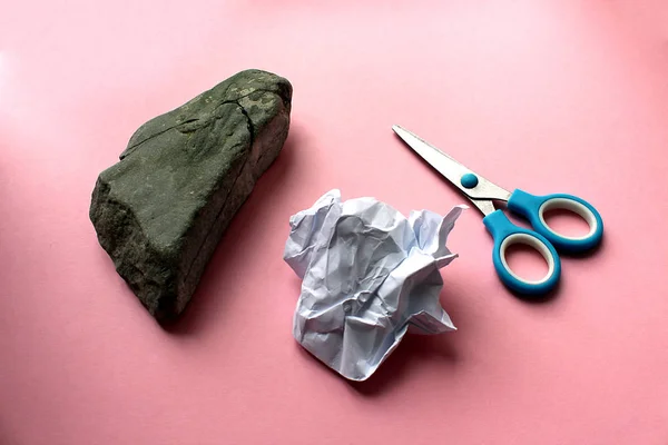 Çocuk oyun liderlik için taş makas kağıt