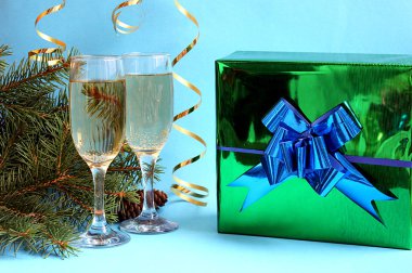 şenlikli ruh yeni yıl şampanya hediye Ladin