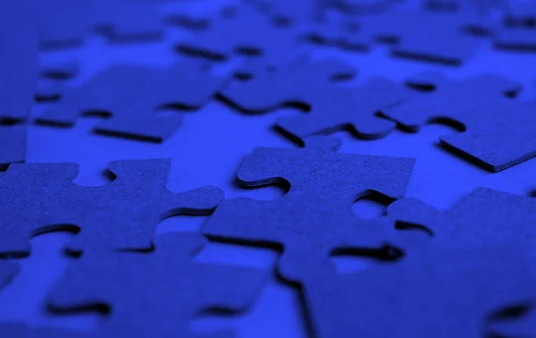 Tablo mavi rengi ortaya konulan bulmacalar