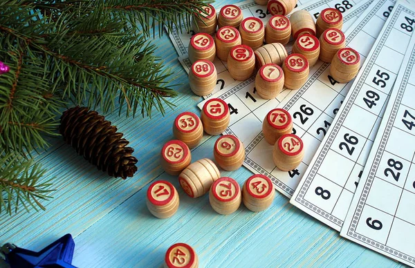 bir harita ve Fıçı tahta oyunu lotto