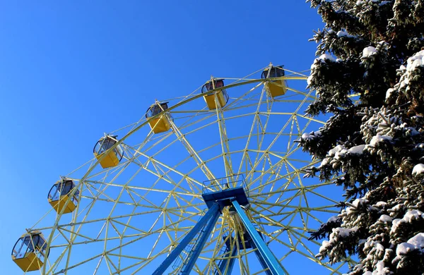 Ferris Wheel Cabins Closed Winter Sunny Weather — Stock Photo, Image