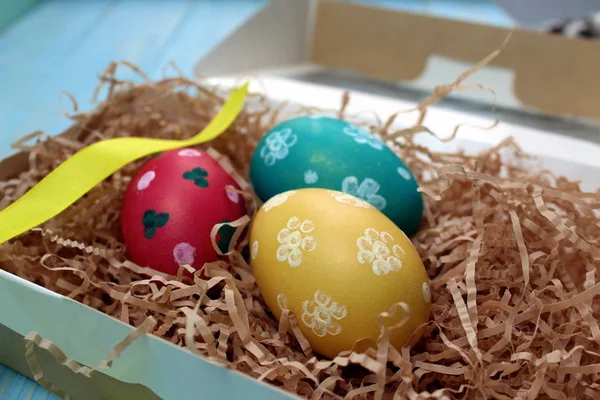 Páscoa Três Ovos Embalados Como Presente — Fotografia de Stock