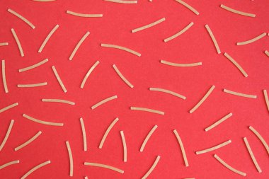 Makarna dokusu erişte şeklinde