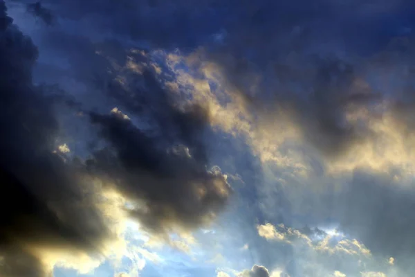 Égbolt Felhők Megvilágosodás Után Eső — Stock Fotó