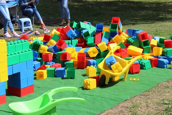 Парку Розваг Місце Маленьких Дітей Збору Кубиків — стокове фото