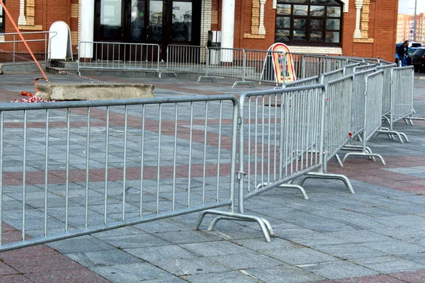 Cerca Metal Temporário Cinza Colocada Semicírculo — Fotografia de Stock