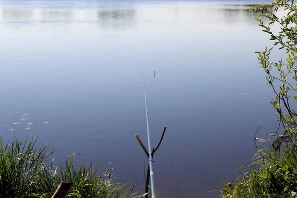 Varilla Giratoria Lanzada Agua Para Pescar — Foto de Stock