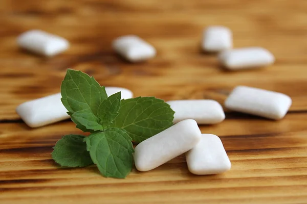 Chewing Gum Pads Scattered Table — Stock Photo, Image