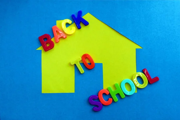 Inscrição Volta Escola Letras Coloridas Casa Imagem — Fotografia de Stock