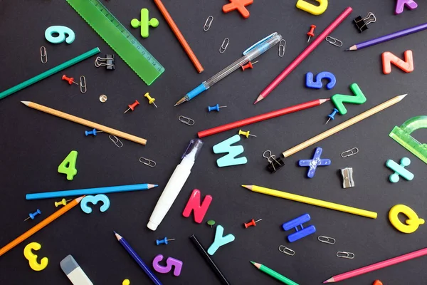 Textura Letras Inglês Artigos Papelaria Para Escola Sobre Fundo Preto — Fotografia de Stock