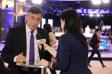 Ddavid Mcallister röportaj veriyor