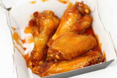 Kutu Tavuk Kanatları