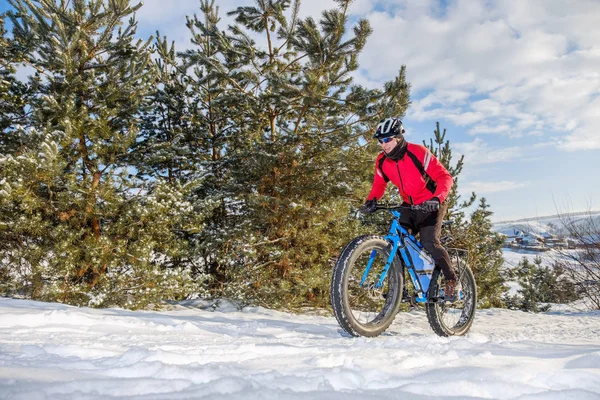 Man Riding Mountain Bike Big Fat Tires Helmet Snow Fat — Stock Photo, Image