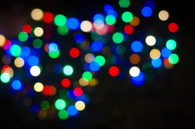Siyah arkaplanda çok renkli bokeh