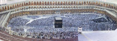 Müslümanlar dua Alkaaba Mekke, Suudi Arabistan, hava görünümünde çevresinde