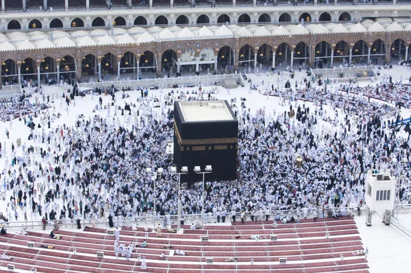 Bön Och Tawaf Circumambulation Muslimer Runt Alkaaba Mecka Saudiarabien Flygfoto — Stockfoto