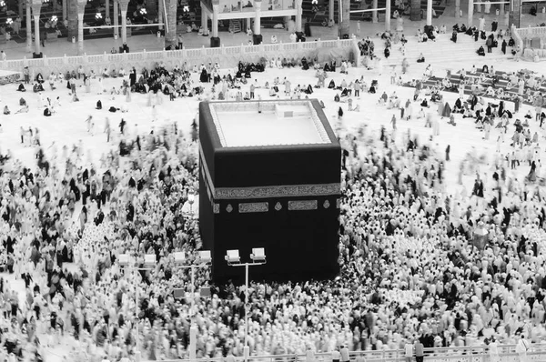 Rukous Tawaf Circumambulation Noin Alkaaba Mekassa Aerial View — kuvapankkivalokuva