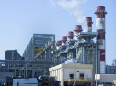 Güneşli bir günde bir santral dış endüstriyel arka plan bulanık görüntü