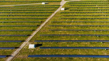Güneş pilleri endüstriyel ve sivil elektrik tesisleri