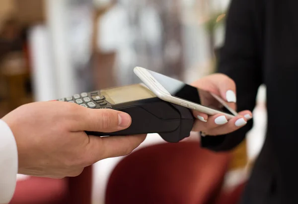 NFC - Communication en champ proche, paiement mobile — Photo