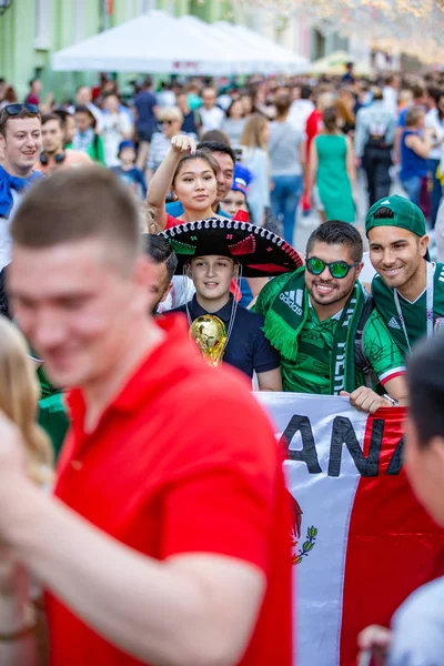 16 de junho de 2018. Copa do Mundo 2018, fãs de futebol nas ruas de M — Fotografia de Stock