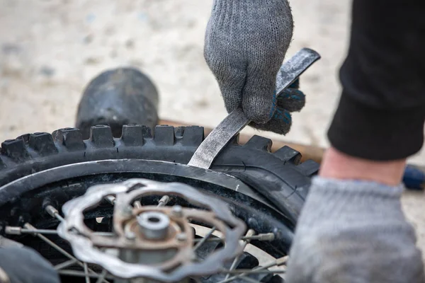 Javítási motorkerékpár gumiabroncs javító készlet, gumiabroncs plug javítás kit tubeless gumik. — Stock Fotó