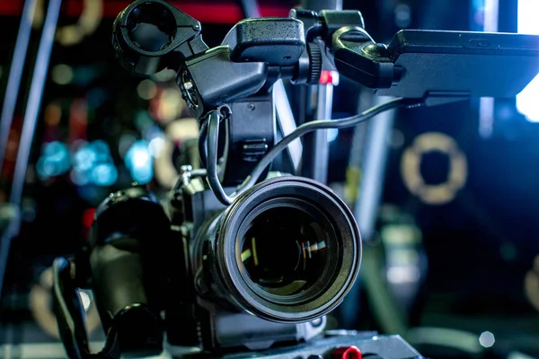 Dettaglio di attrezzature fotografiche professionali, studio di produzione di film — Foto Stock