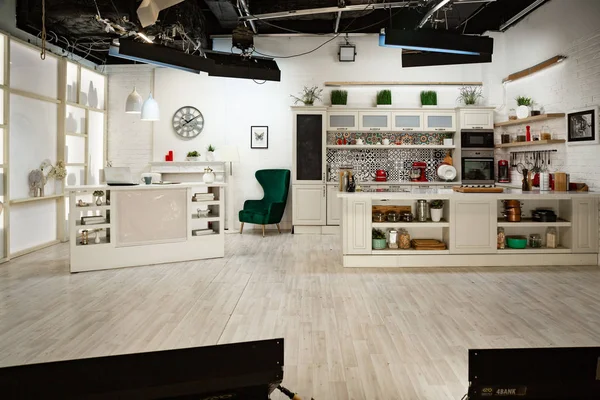 Cocina de estilo estudio, diseño ligero, estilo moderno, diseño clásico — Foto de Stock