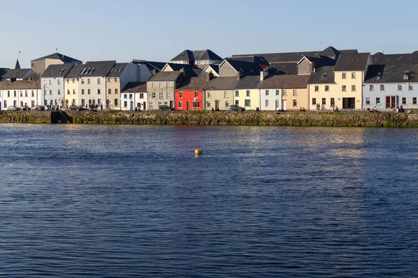 Prédios Corrib River Galway Irlanda — Fotografia de Stock