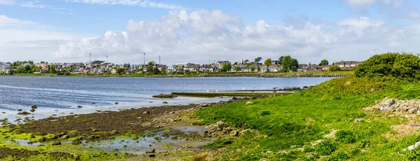 Lough Atalia Bay Houses Background Cloud Reflection Galway Irlanda — Foto Stock