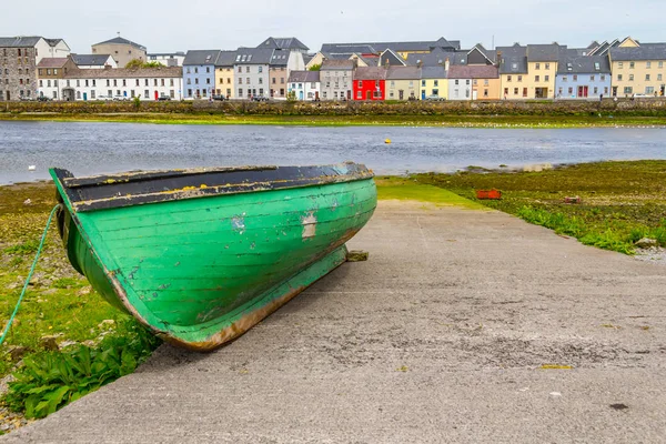 Boot Gebouwen Corrib Rivier Galway Ierland — Stockfoto