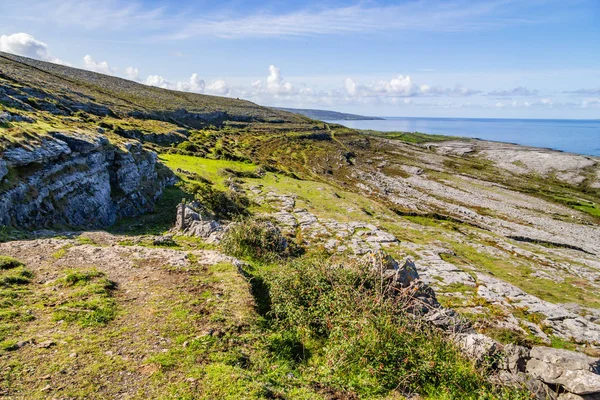 Playa Fanore Montaña Burren Con Granja Rocas Fanore Clare Irlanda —  Fotos de Stock