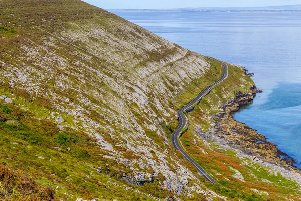 Galway Bay Içinde Geçmiş Fanore Clare Rlanda Ile Burren Yol — Stok fotoğraf