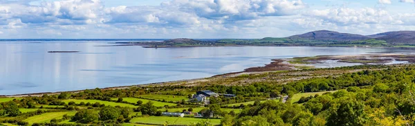 Boerderijen Strand Baai Van Ballyvaughan Clare Ierland — Stockfoto