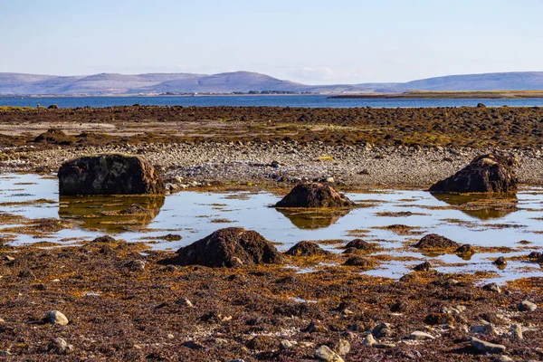 Ballyloughane Strand Met Bergen Achtergrond Galway Ierland — Stockfoto