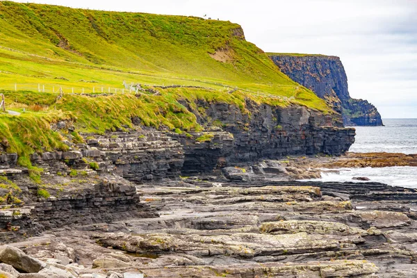 Cliffs Moher Trail Med Klippor Och Hav Doolin Clare Irland — Stockfoto