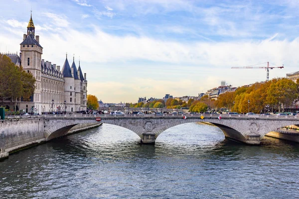 Híd Épületek Sena Folyón Párizs Franciaország — Stock Fotó